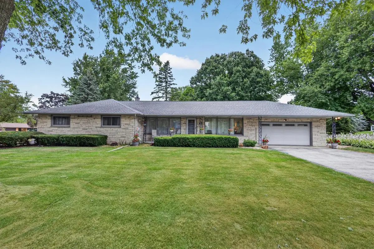 N84W12876 Ronald DRIVE, Menomonee Falls, WI 53051 - #1