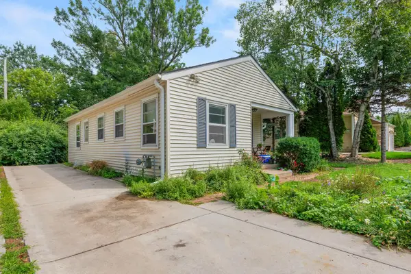 7428 N Santa Monica BOULEVARD, Fox Point, WI 53217