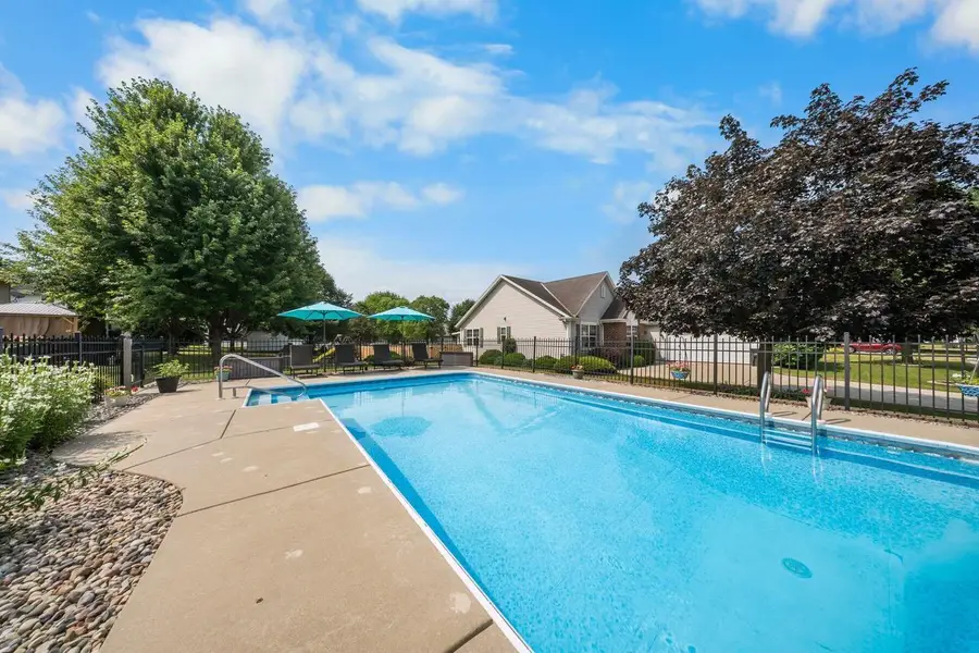 2336 N University DRIVE, Waukesha, WI 53188 - #2