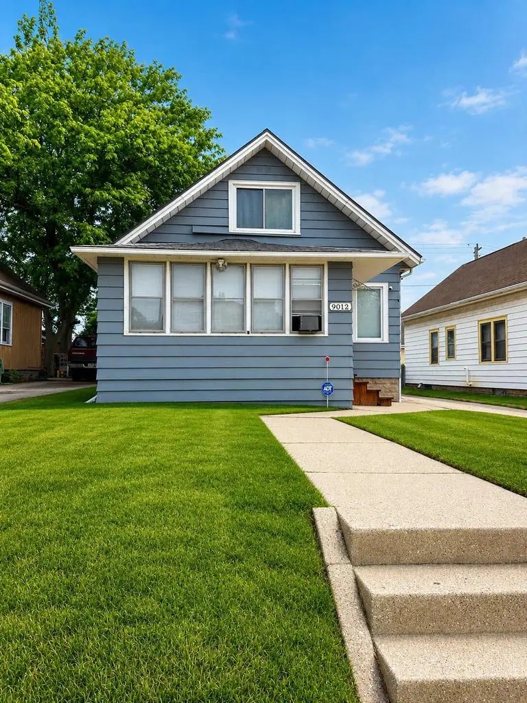 9012 W Greenfield AVENUE, West Allis, WI 53214 - #1