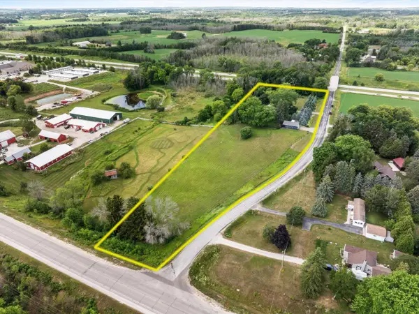 4315 Silver Creek ROAD, Manitowoc, WI 54220