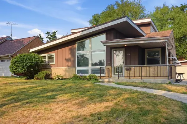 2814 S Cleveland Park DRIVE, West Allis, WI 53219