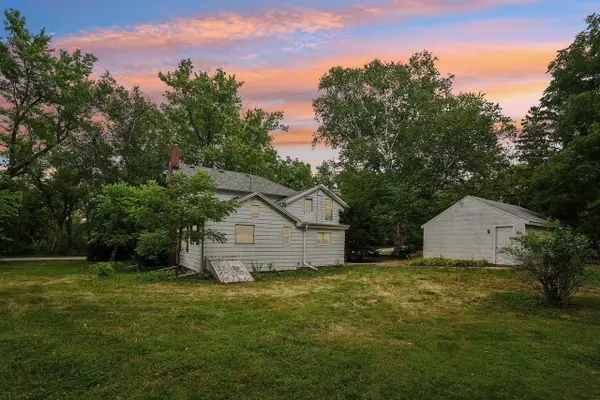 S63W34771 Piper ROAD, Eagle, WI 53119