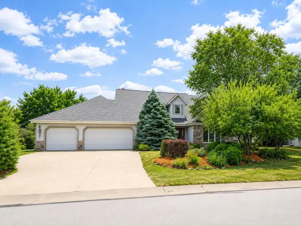 3998 S Victoria CIRCLE, New Berlin, WI 53151