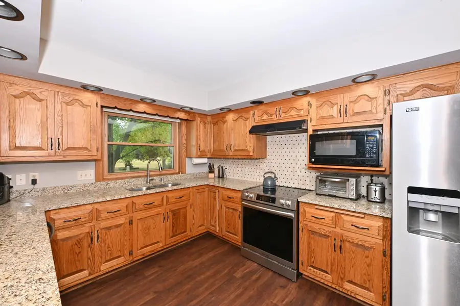 3998 S Victoria CIRCLE, New Berlin, WI 53151 - #2