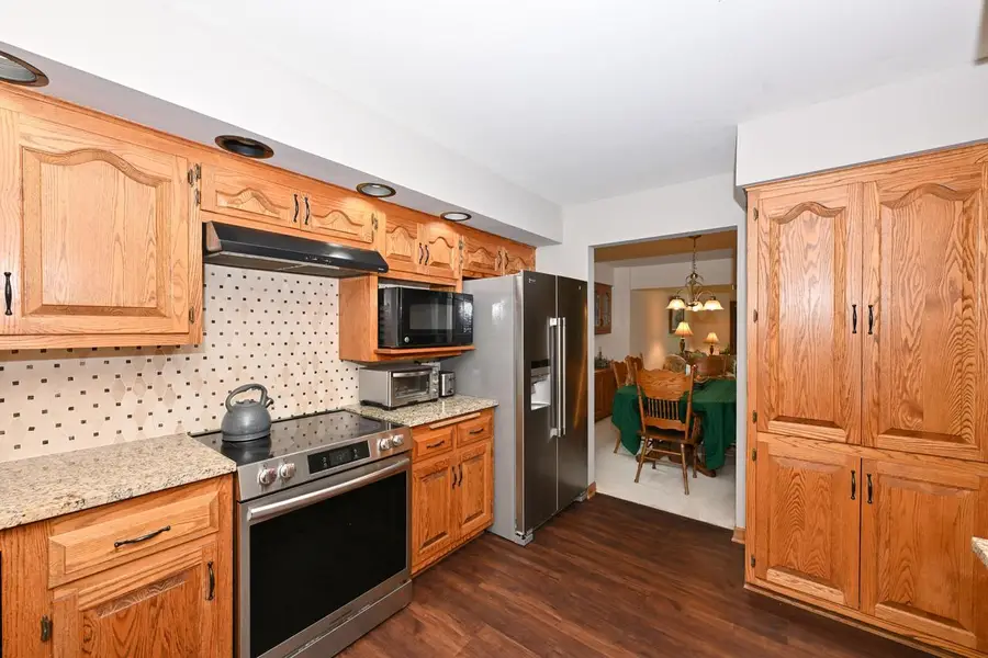3998 S Victoria CIRCLE, New Berlin, WI 53151 - #3