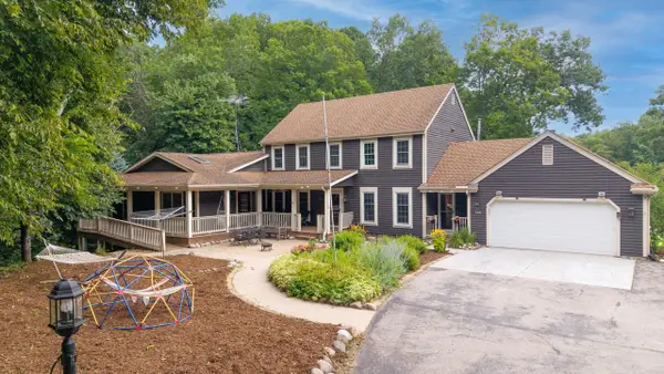 8406 Whitewood DRIVE, Kewaskum, WI 53040