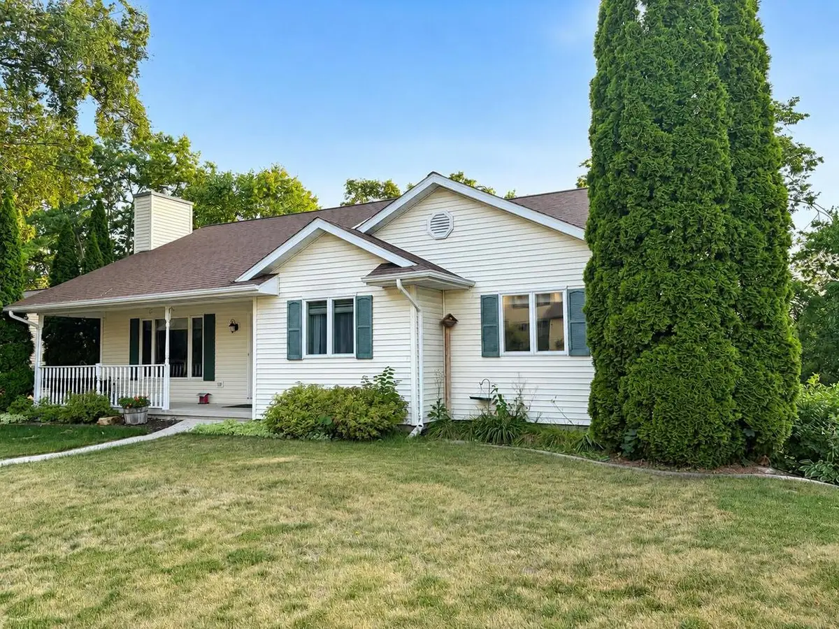 404 Bittersweet LANE, Plymouth, WI 53073 - #1