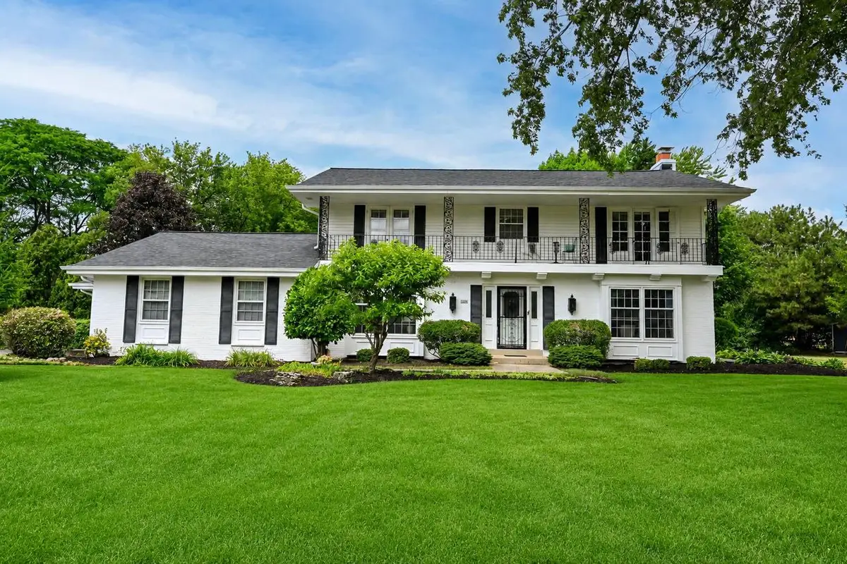 15260 Cascade DRIVE, Elm Grove, WI 53122 - #1