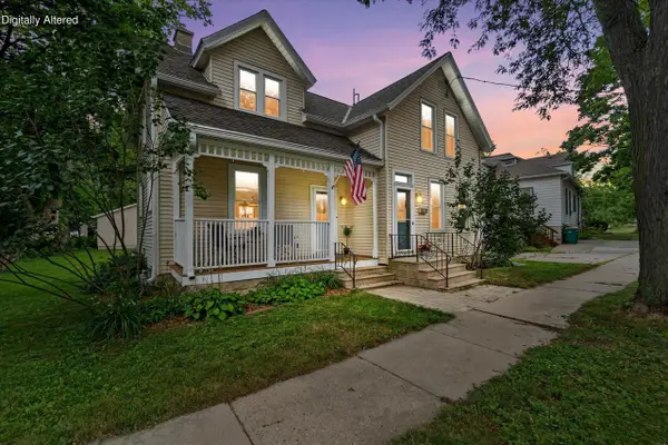 W58N455 Hilbert AVENUE, Cedarburg, WI 53012