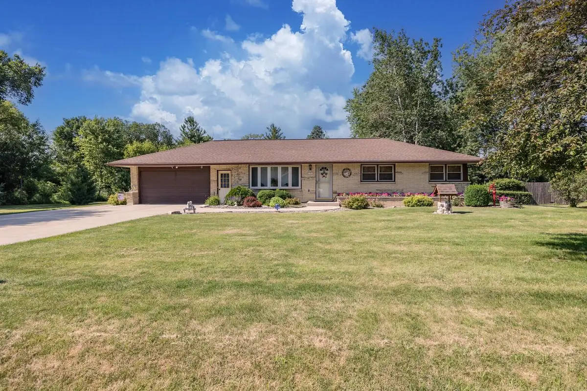 N58W21816 Maclynn DRIVE, Menomonee Falls, WI 53051 - #1
