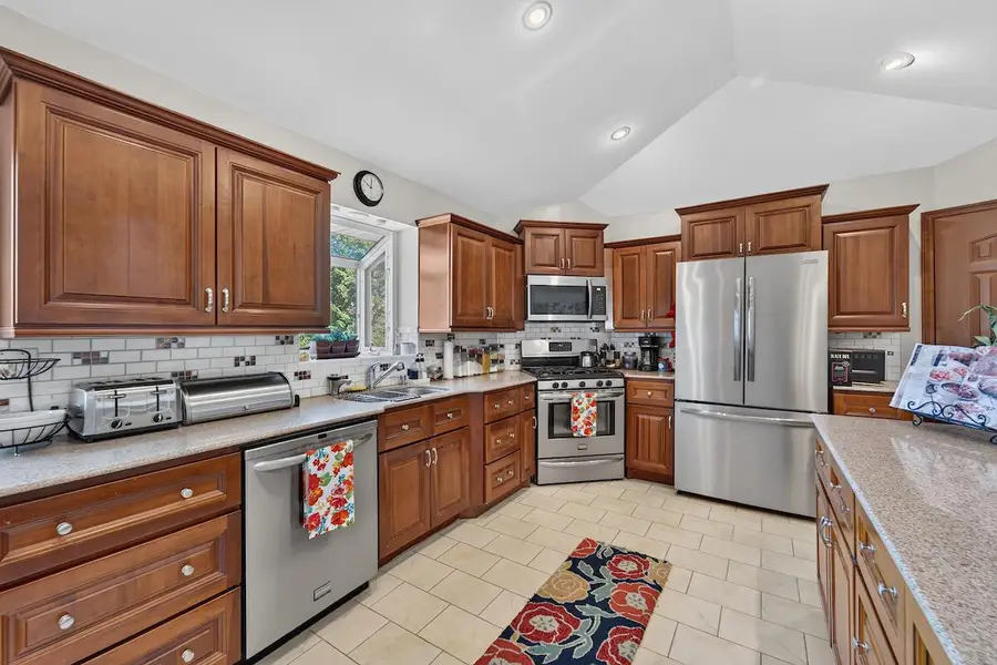704 Roosevelt AVENUE, Mount Pleasant, WI 53406 - #2