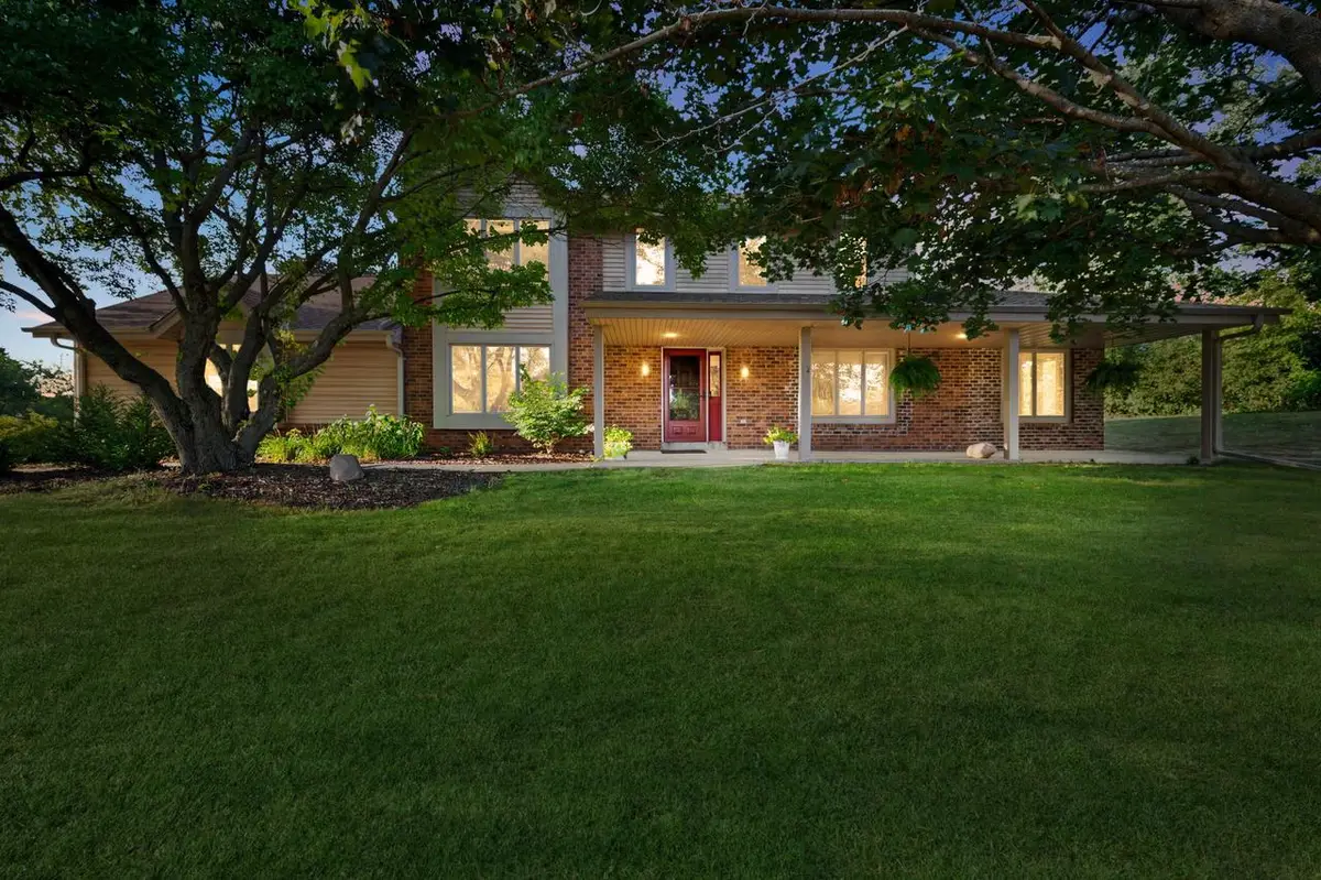 S67W23715 Fernwood COURT, Waukesha, WI 53189 - #1