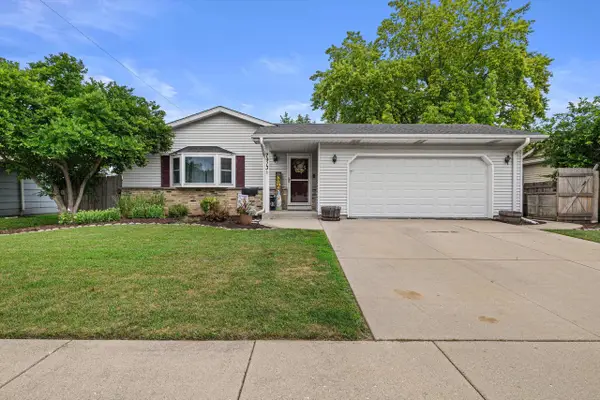 7913 48th AVENUE, Kenosha, WI 53142