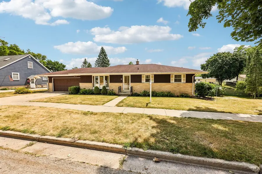 443 Park AVENUE, Burlington, WI 53105 - #2