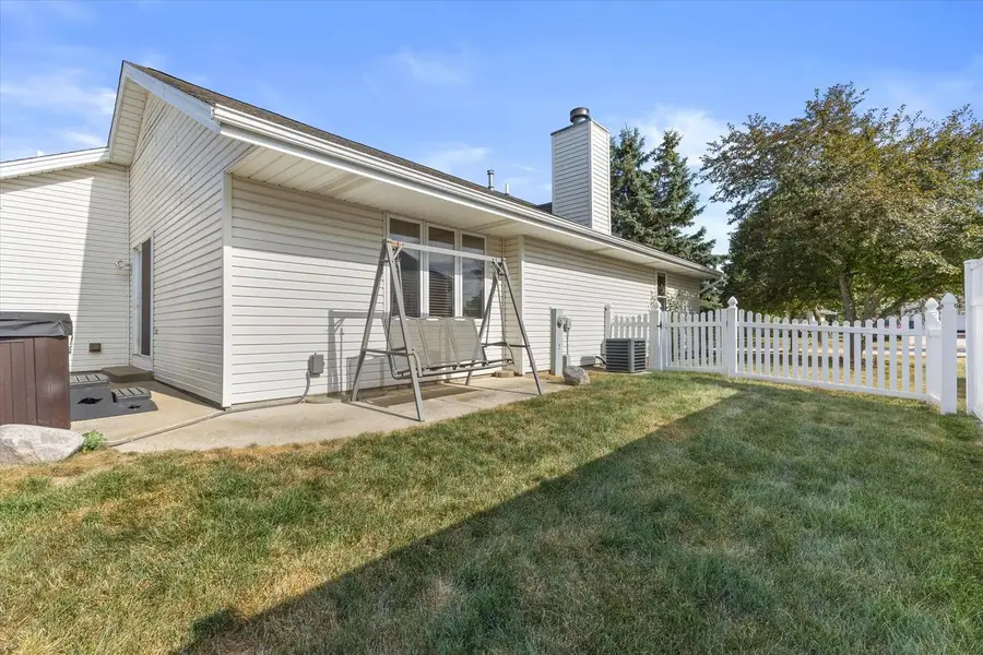 10365 S Kelly DRIVE, Oak Creek, WI 53154 - #2