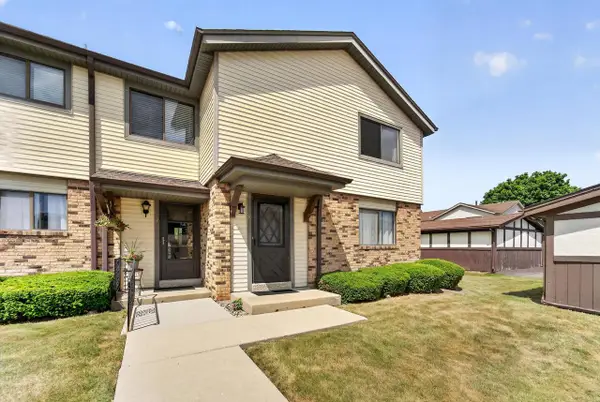5728 Cambridge CIRCLE #8, Mount Pleasant, WI 53406