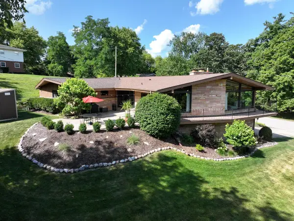 410 Oak Hill ROAD, Walworth, WI 53184