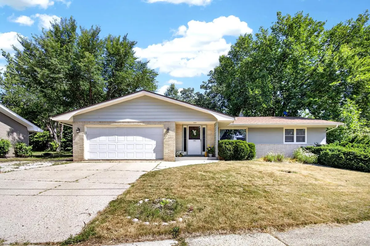 586 Oak STREET, Burlington, WI 53105 - #1