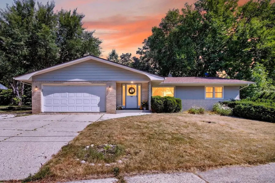 586 Oak STREET, Burlington, WI 53105 - #2