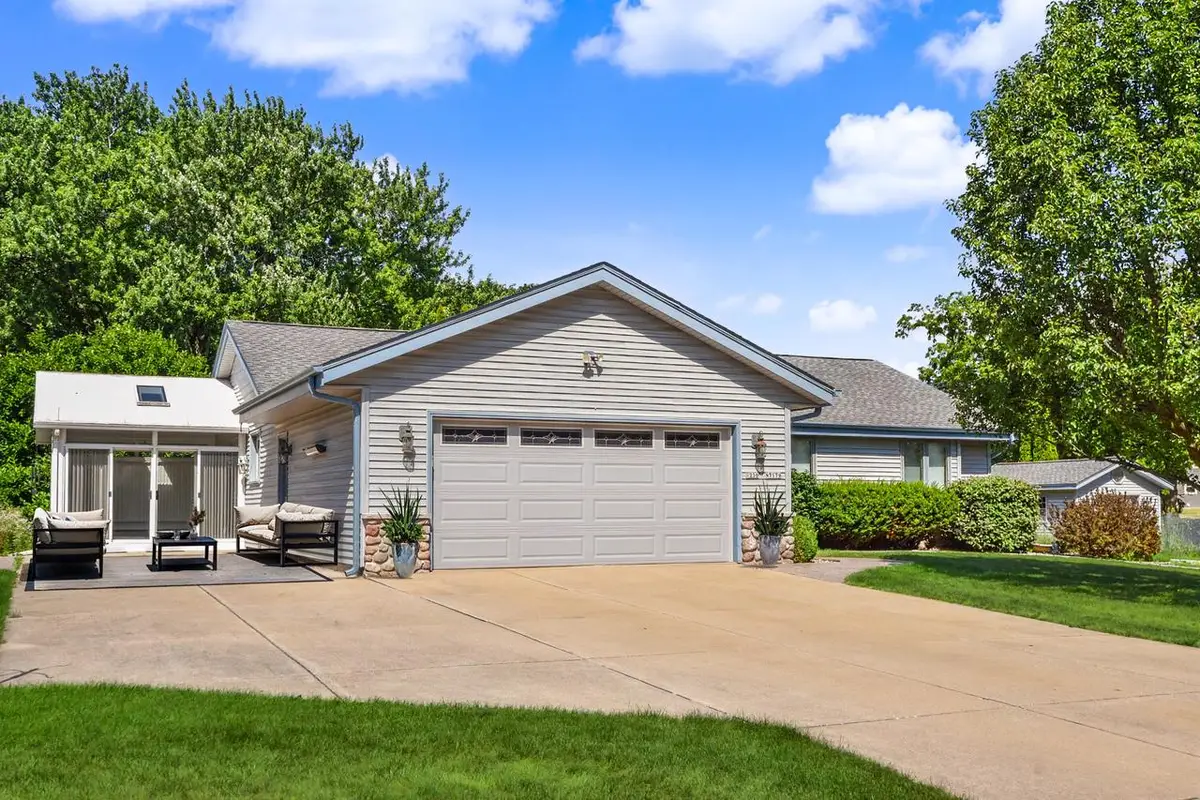W236N7179 Meadow LANE, Sussex, WI 53089 - #1