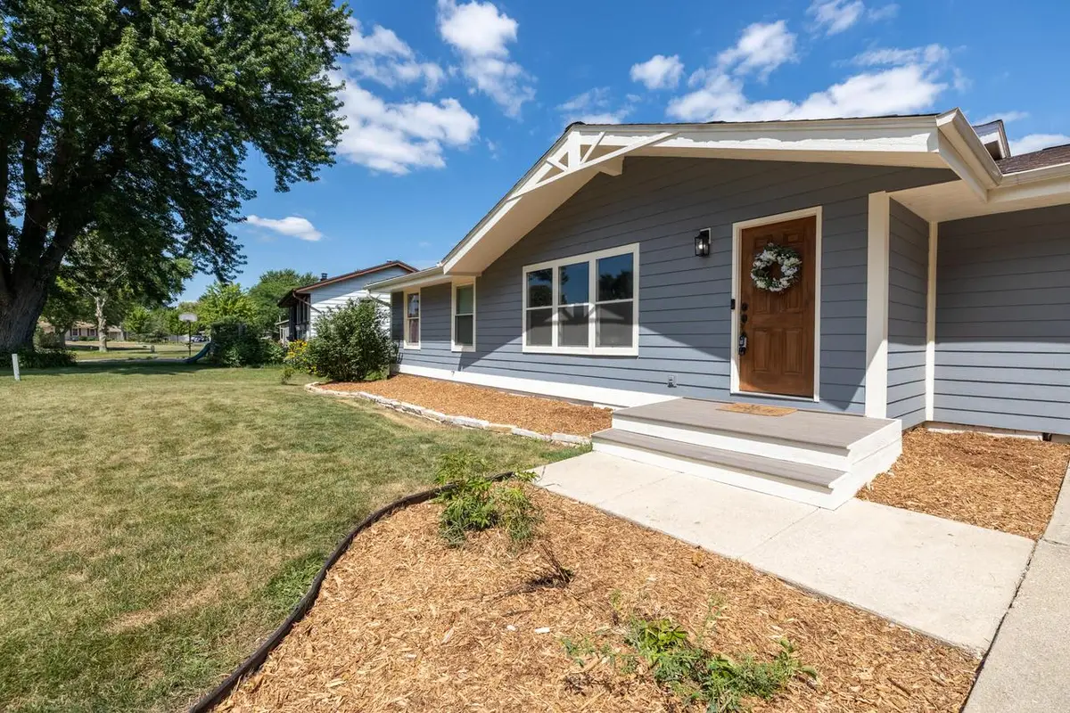 176 Ridgeway DRIVE, Dousman, WI 53118 - #1
