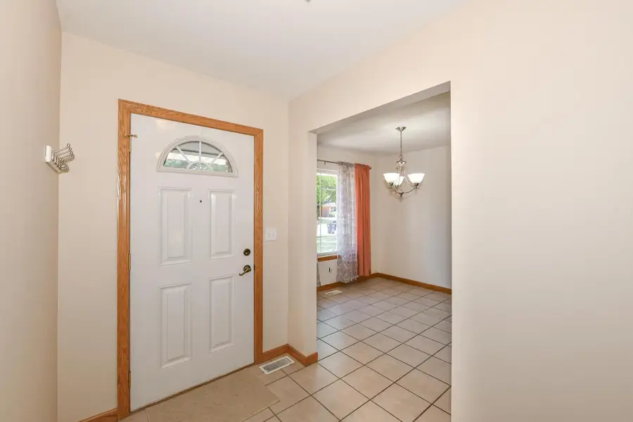 215 Westward DRIVE, Elkhorn, WI 53121 - #2