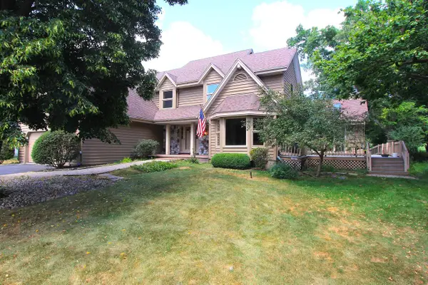 1230 Glen Eagles COURT #22-11, Lake Geneva, WI 53147