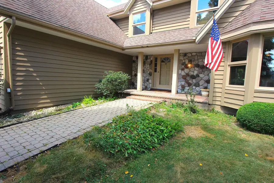 1230 Glen Eagles COURT #22-11, Lake Geneva, WI 53147 - #2