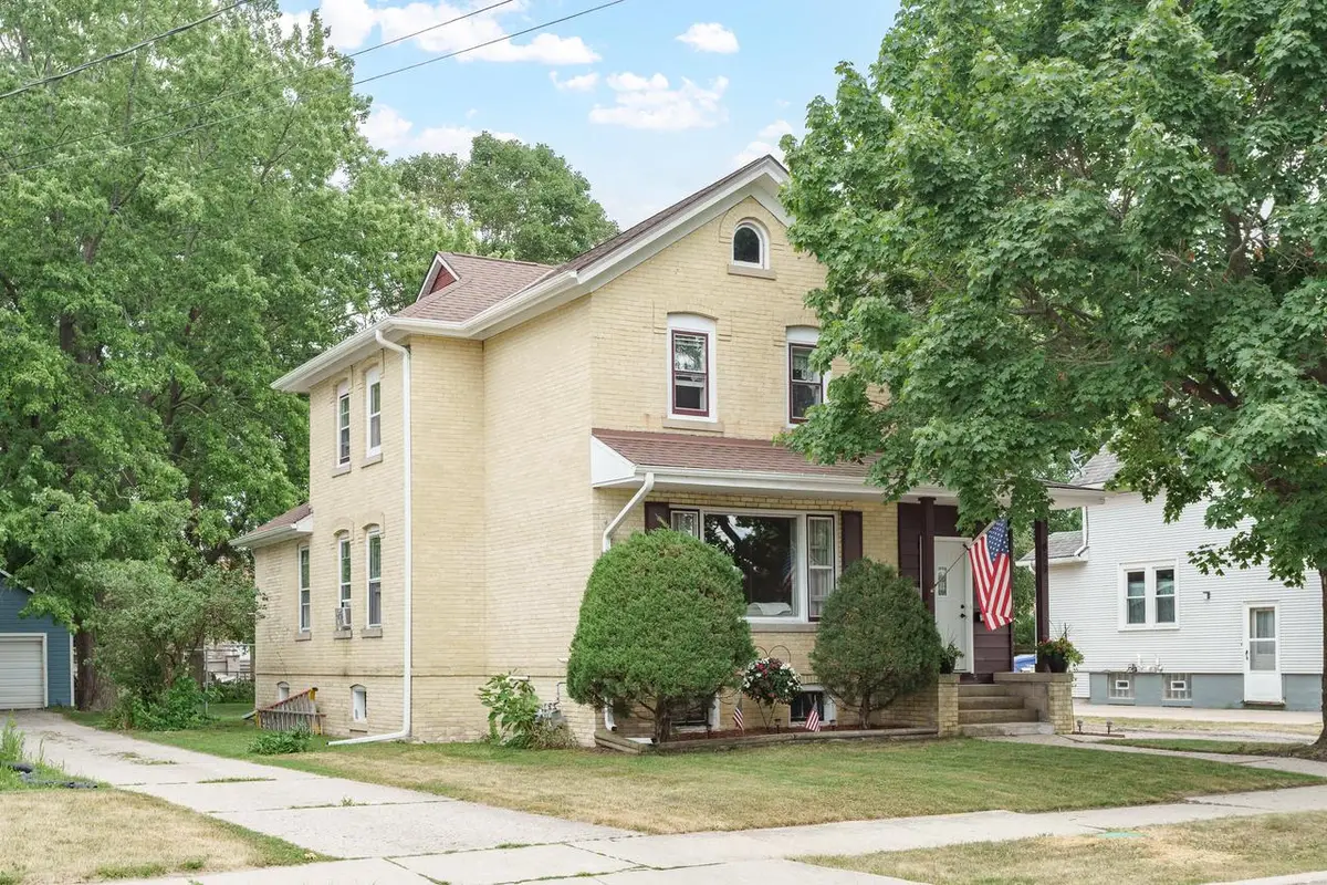 409 S 7th STREET, Watertown, WI 53094 - #1