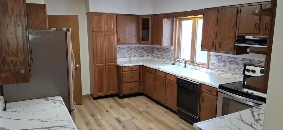 131 E Burnett STREET, Beaver Dam, WI 53916 - #2
