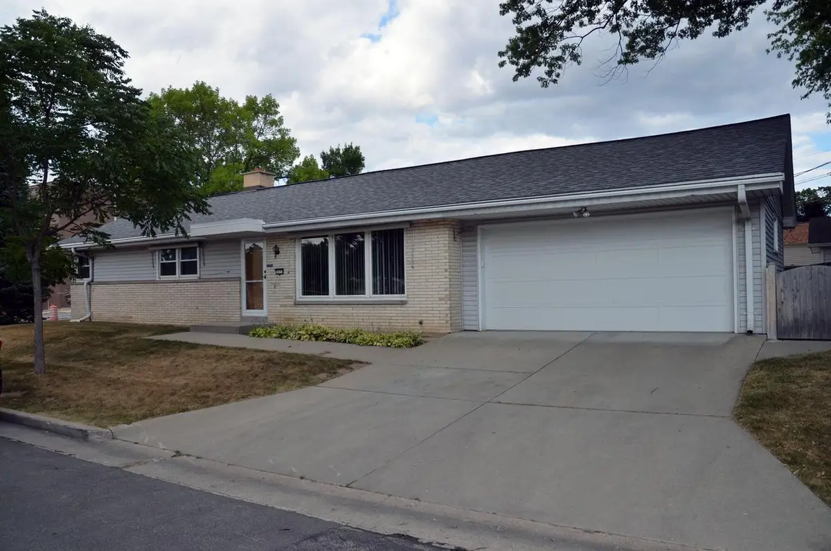 2672 N 115th STREET, Wauwatosa, WI 53226 - #1