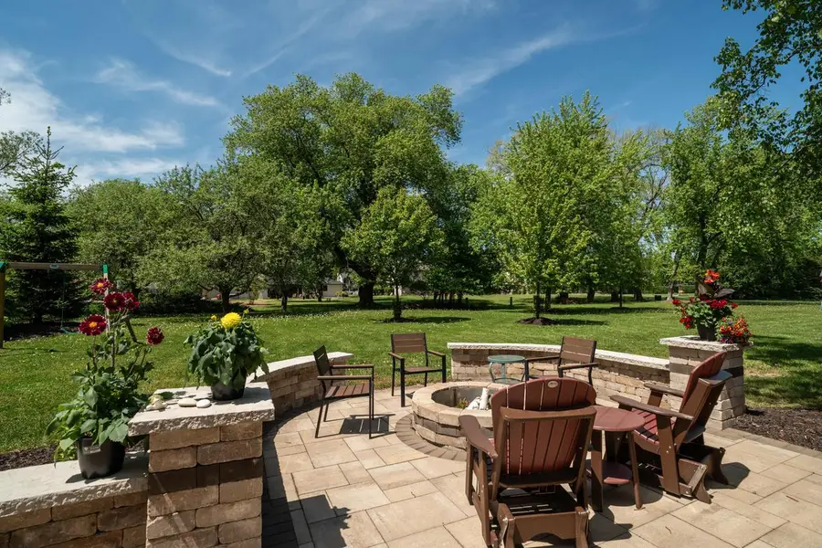 9439 N Broadmoor ROAD, Bayside, WI 53217 - #3