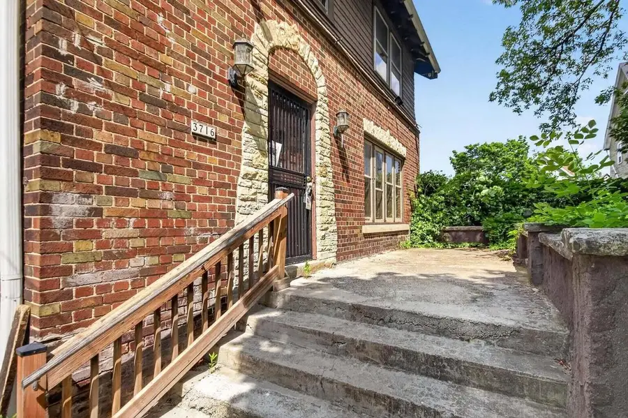 3716 W Sarnow STREET, Milwaukee, WI 53208 - #3