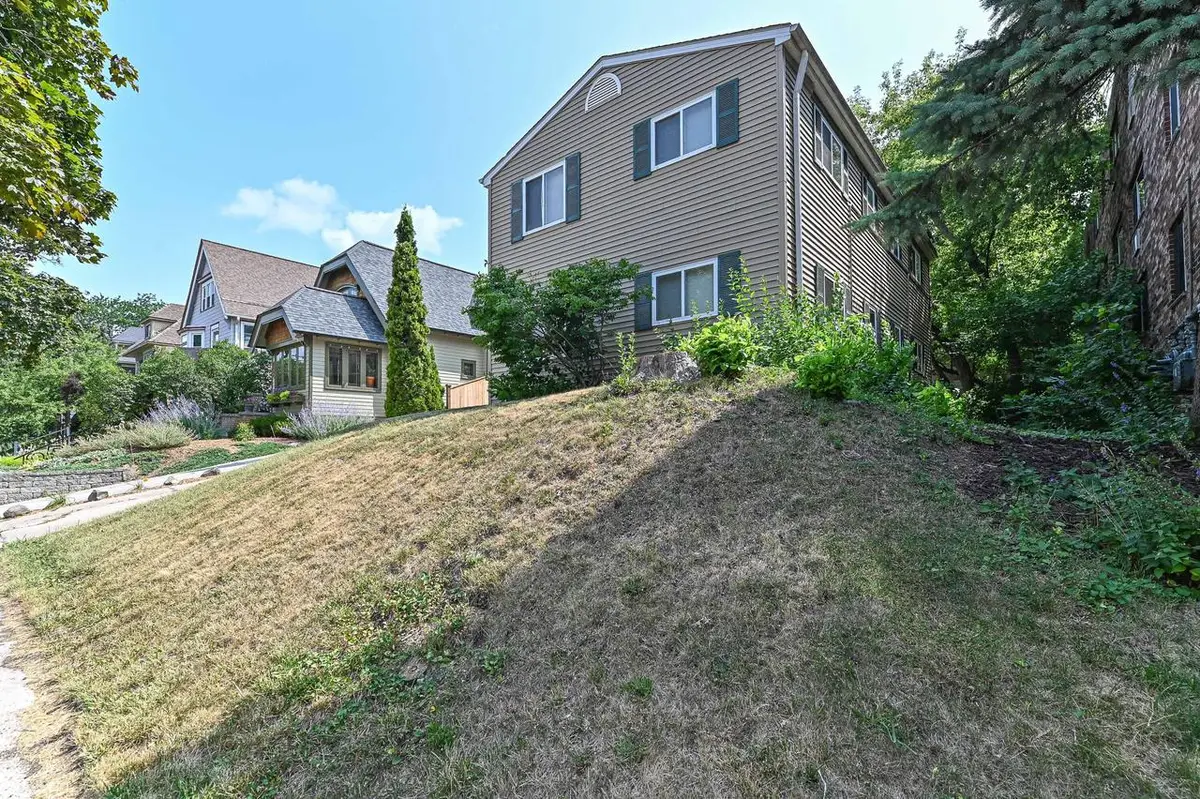 2520 N Murray AVENUE #2522, Milwaukee, WI 53211 - #1