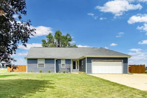 528 Valencia DRIVE, Delavan, WI 53115