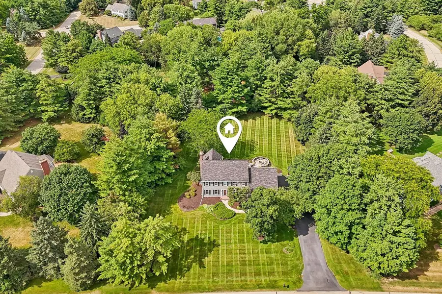 237 Hickory DRIVE, Delafield, WI 53018 - #2