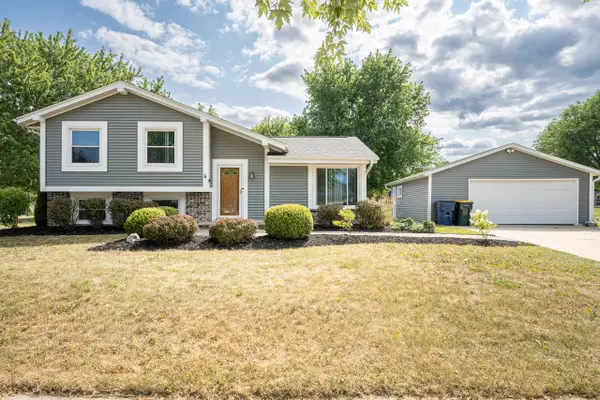 7601 S Manor AVENUE, Oak Creek, WI 53154
