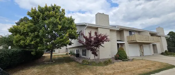 6461 S Crabapple COURT #1, Oak Creek, WI 53154