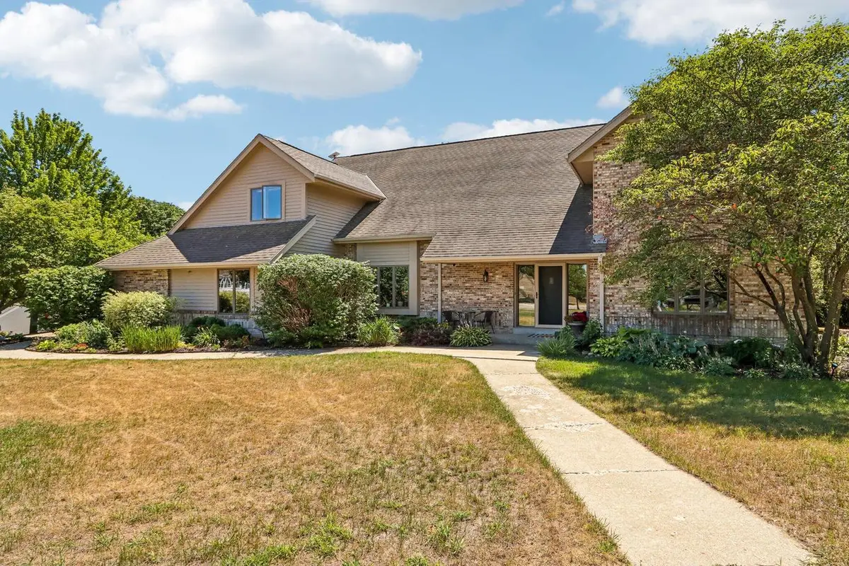 803 Knollwood COURT, Waukesha, WI 53188 - #1