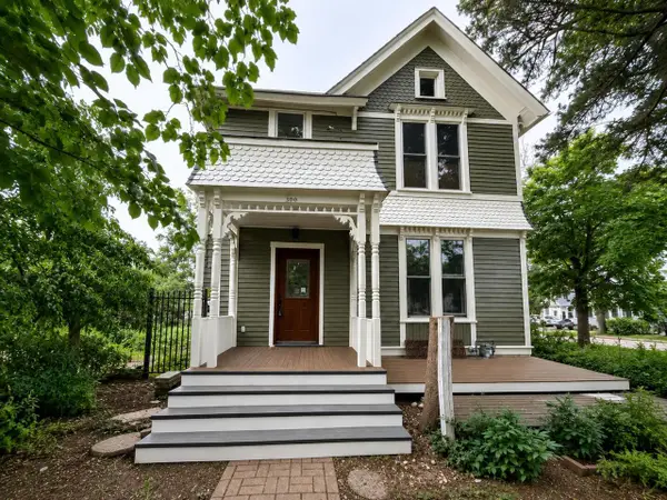 300 W Chestnut STREET, Burlington, WI 53105