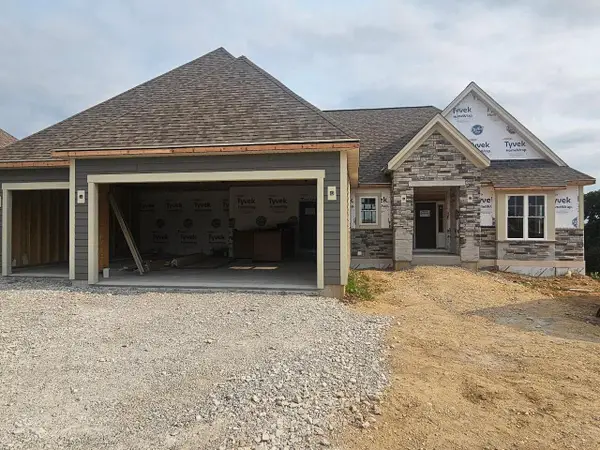 1607 Sauk TRAIL, Waukesha, WI 53189