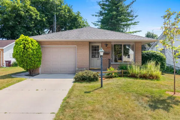 2027 Markham STREET, Manitowoc, WI 54220