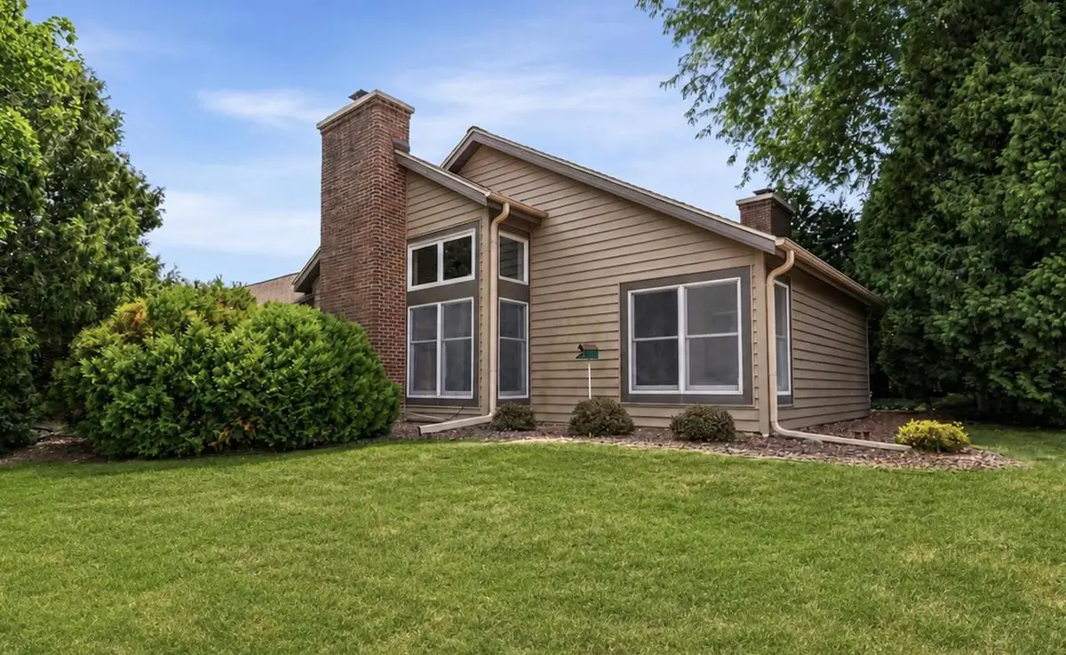 225 W Oak STREET, Grafton, WI 53024 - #1