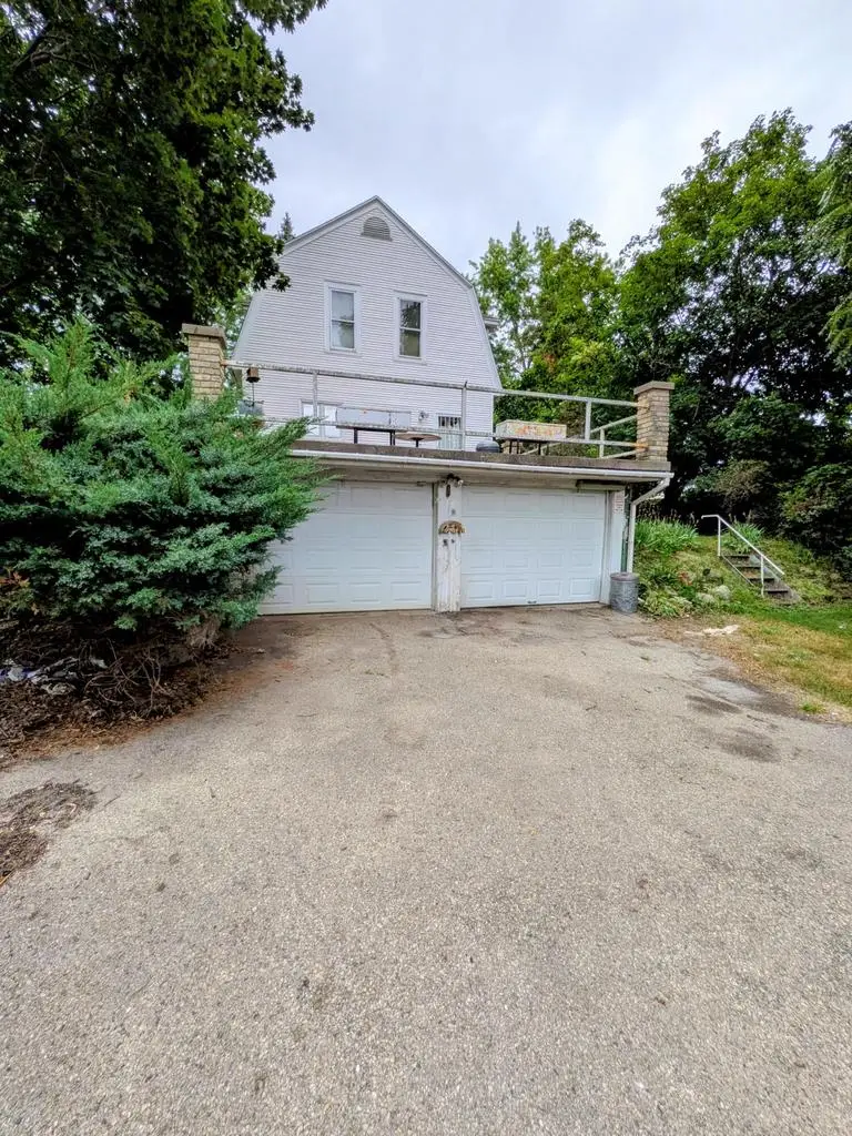 1004 Whitewater AVENUE, Fort Atkinson, WI 53538 - #3