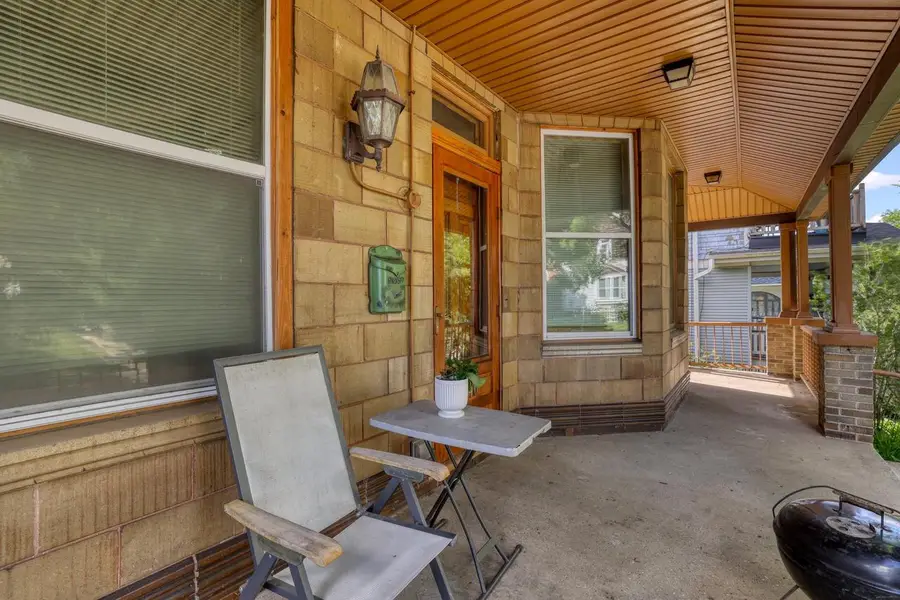 546 N 32nd STREET, Milwaukee, WI 53208 - #3