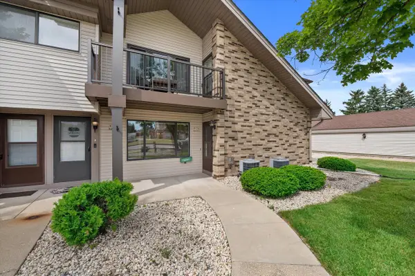 W176N9763 Rivercrest DRIVE, Germantown, WI 53022