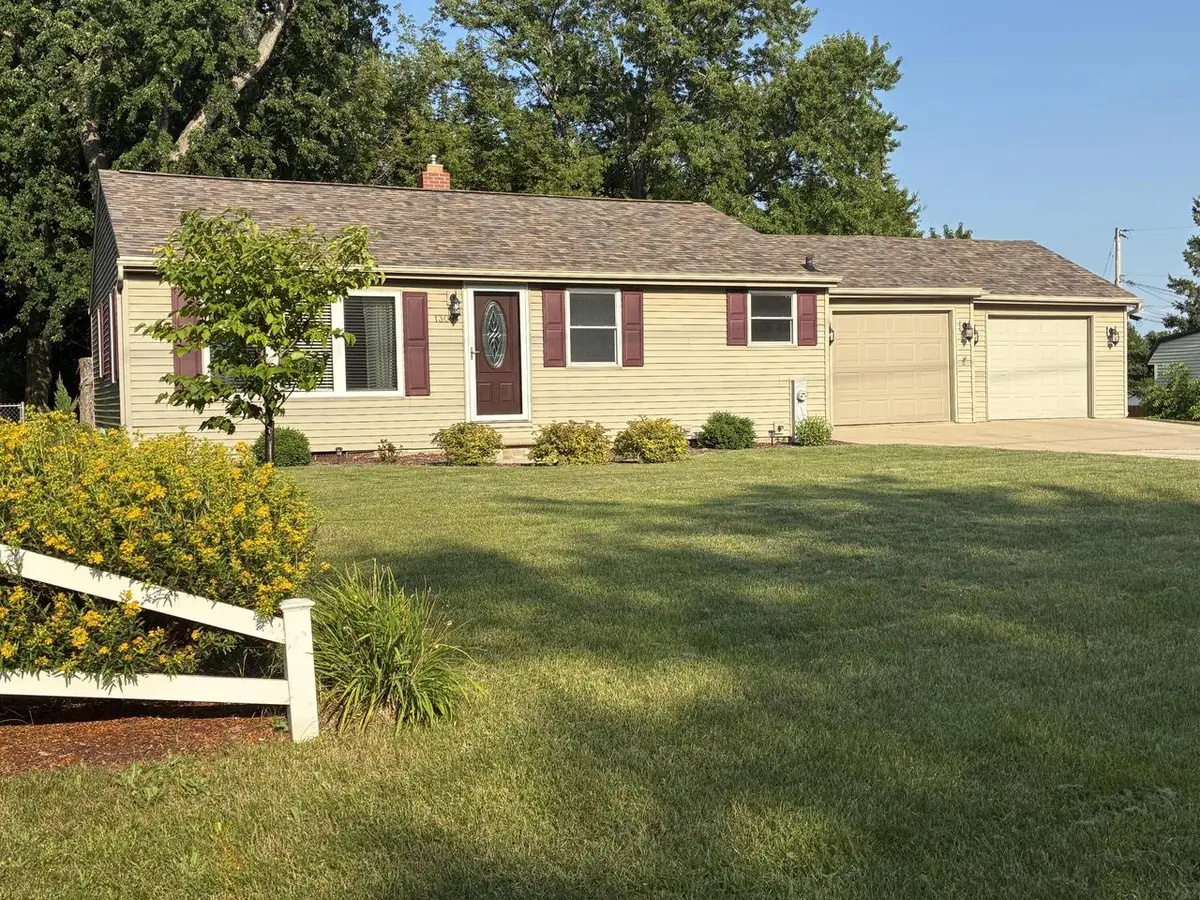 1309 Crestwood DRIVE, Green Bay, WI 54313 - #1