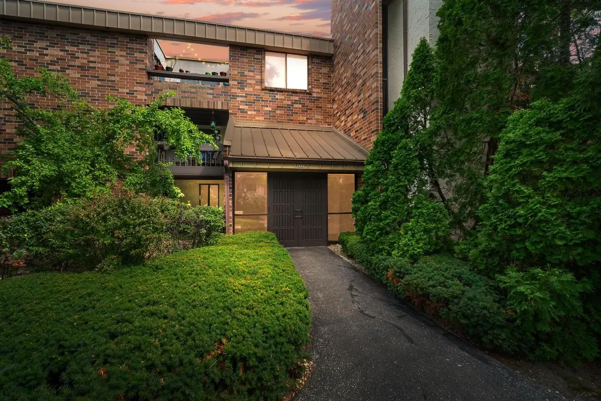 2200 W Good Hope ROAD #317, Glendale, WI 53209 - #1