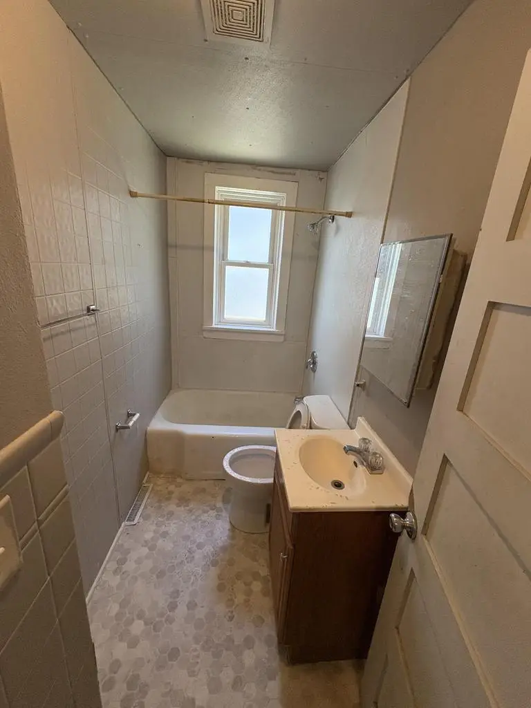 2105 W Mckinley AVENUE #2107, Milwaukee, WI 53205 - #3